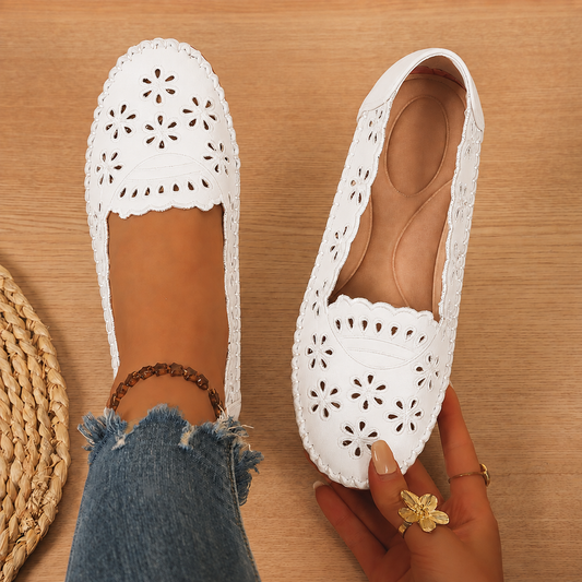 Women’s Vintage Floral Cutout Flats