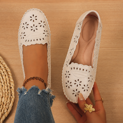 Women’s Vintage Floral Cutout Flats